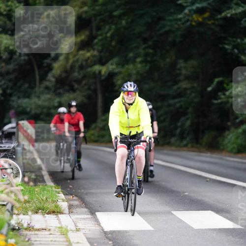 14.09.2025 - Stadtparktriathlon Michael Burmester http://msf.ph/oto/8910008 14.09.2025 10:25:34 Radfahren 567, 627 meine-sportfotos.de