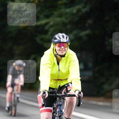 14.09.2025 - Stadtparktriathlon Michael Burmester http://msf.ph/oto/8910009 14.09.2025 10:25:36 Radfahren 567, 627 meine-sportfotos.de