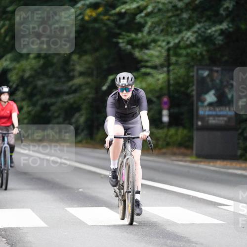 14.09.2025 - Stadtparktriathlon Michael Burmester http://msf.ph/oto/8910010 14.09.2025 10:25:37 Radfahren 567, 627 meine-sportfotos.de