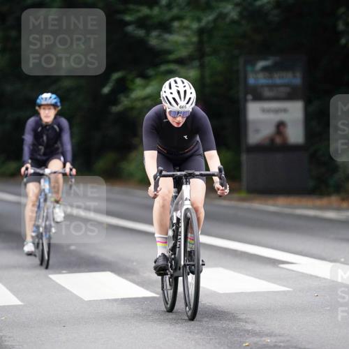 14.09.2025 - Stadtparktriathlon Michael Burmester http://msf.ph/oto/8910041 14.09.2025 10:26:30 Radfahren 561, 664, 665, 692 meine-sportfotos.de