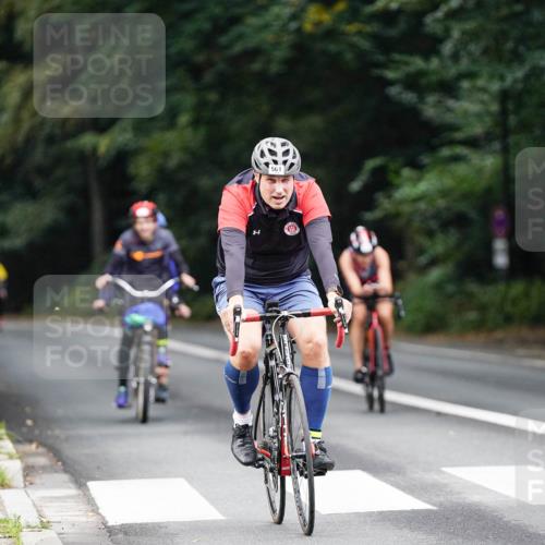 14.09.2025 - Stadtparktriathlon Michael Burmester http://msf.ph/oto/8910047 14.09.2025 10:26:37 Radfahren 561, 588, 641, 664, 665, 692 meine-sportfotos.de