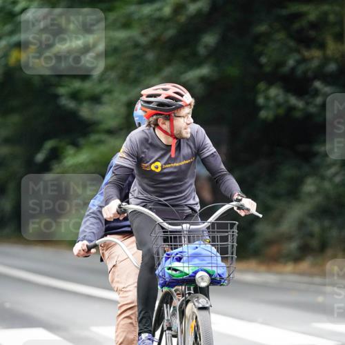 14.09.2025 - Stadtparktriathlon Michael Burmester http://msf.ph/oto/8910052 14.09.2025 10:26:41 Radfahren 561, 588, 606, 641, 659, 692 meine-sportfotos.de