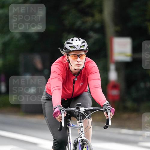 14.09.2025 - Stadtparktriathlon Michael Burmester http://msf.ph/oto/8910071 14.09.2025 10:27:05 Radfahren 530, 544, 631, 686 meine-sportfotos.de