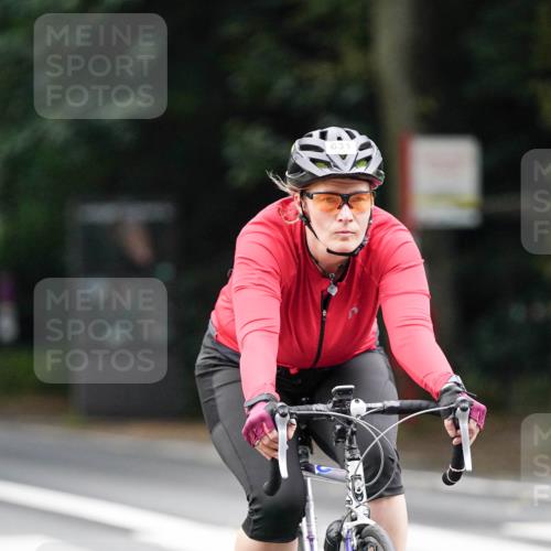 14.09.2025 - Stadtparktriathlon Michael Burmester http://msf.ph/oto/8910072 14.09.2025 10:27:05 Radfahren 530, 544, 631, 686 meine-sportfotos.de