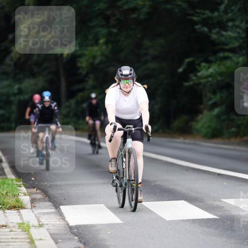14.09.2025 - Stadtparktriathlon Michael Burmester http://msf.ph/oto/8910082 14.09.2025 10:27:20 Radfahren 512, 535, 577, 583, 651, 693 meine-sportfotos.de