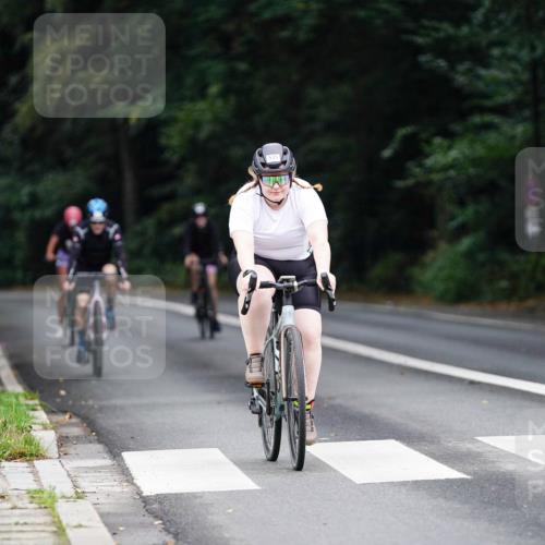 14.09.2025 - Stadtparktriathlon Michael Burmester http://msf.ph/oto/8910083 14.09.2025 10:27:20 Radfahren 512, 535, 577, 583, 651, 693 meine-sportfotos.de