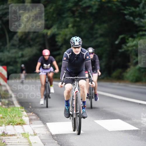 14.09.2025 - Stadtparktriathlon Michael Burmester http://msf.ph/oto/8910086 14.09.2025 10:27:23 Radfahren 512, 535, 577, 651 meine-sportfotos.de