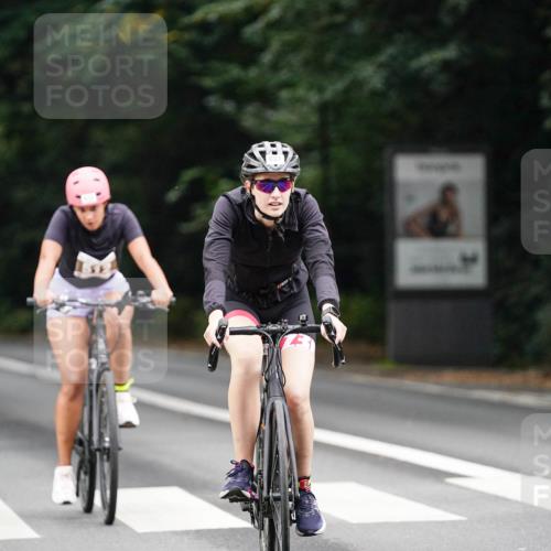 14.09.2025 - Stadtparktriathlon Michael Burmester http://msf.ph/oto/8910091 14.09.2025 10:27:25 Radfahren 512, 535, 577, 589, 651 meine-sportfotos.de