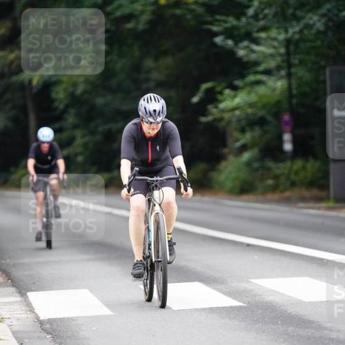 14.09.2025 - Stadtparktriathlon Michael Burmester http://msf.ph/oto/8910100 14.09.2025 10:28:03 Radfahren 539, 633, 661, 677, 710 meine-sportfotos.de