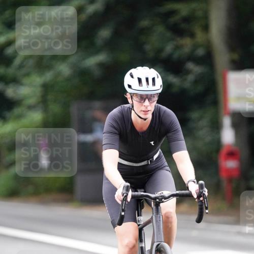 14.09.2025 - Stadtparktriathlon Michael Burmester http://msf.ph/oto/8910103 14.09.2025 10:28:06 Radfahren 539, 633, 661, 677, 710 meine-sportfotos.de