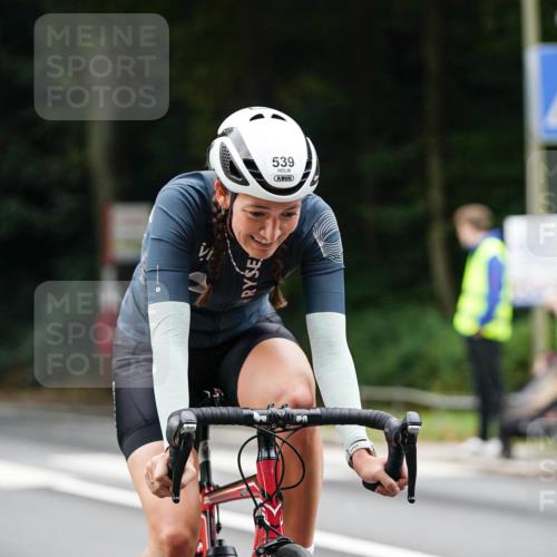 14.09.2025 - Stadtparktriathlon Michael Burmester http://msf.ph/oto/8910110 14.09.2025 10:28:12 Radfahren 534, 539, 622, 661, 677, 710 meine-sportfotos.de