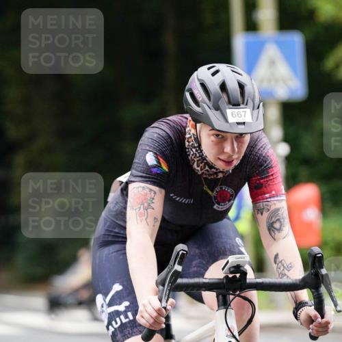 14.09.2025 - Stadtparktriathlon Michael Burmester http://msf.ph/oto/8910119 14.09.2025 10:28:30 Radfahren 529, 667 meine-sportfotos.de