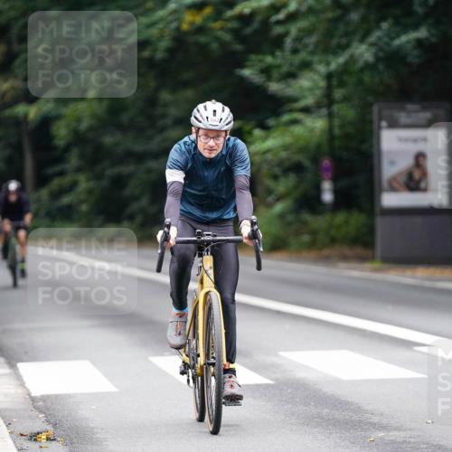 14.09.2025 - Stadtparktriathlon Michael Burmester http://msf.ph/oto/8910122 14.09.2025 10:28:43 Radfahren 592, 619, 720 meine-sportfotos.de