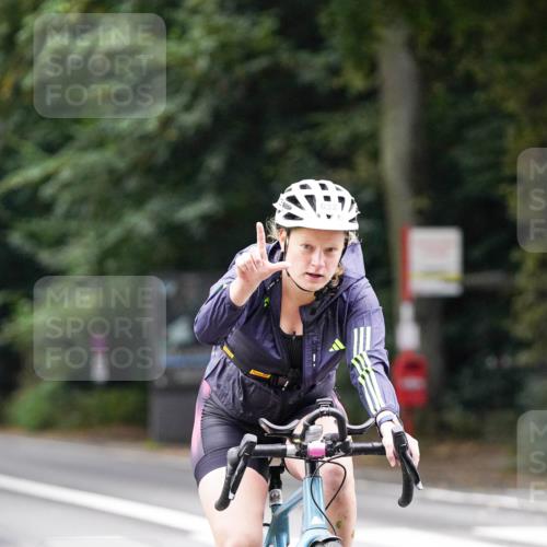 14.09.2025 - Stadtparktriathlon Michael Burmester http://msf.ph/oto/8910131 14.09.2025 10:28:52 Radfahren 611, 619, 632, 694, 720, 721 meine-sportfotos.de