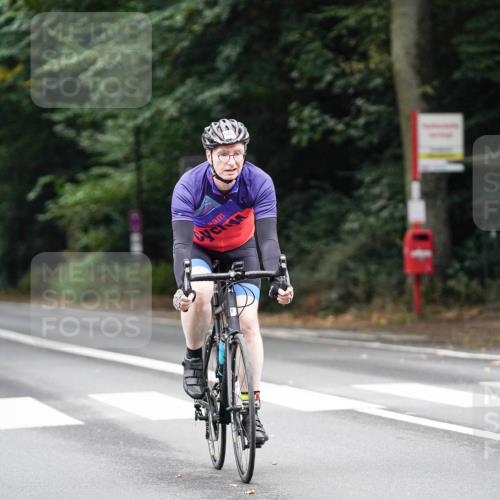 14.09.2025 - Stadtparktriathlon Michael Burmester http://msf.ph/oto/8910151 14.09.2025 10:29:31 Radfahren 566, 582, 648, 691 meine-sportfotos.de