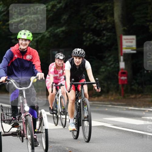 14.09.2025 - Stadtparktriathlon Michael Burmester http://msf.ph/oto/8910154 14.09.2025 10:29:35 Radfahren 566, 582, 648, 691 meine-sportfotos.de