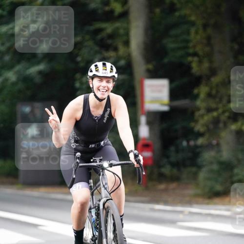 14.09.2025 - Stadtparktriathlon Michael Burmester http://msf.ph/oto/8910182 14.09.2025 10:30:32 Radfahren 586, 596, 620, 642, 645, 697, 699, 700 meine-sportfotos.de