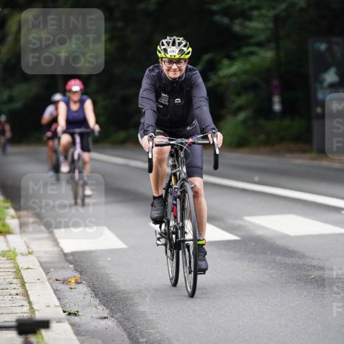 14.09.2025 - Stadtparktriathlon Michael Burmester http://msf.ph/oto/8910184 14.09.2025 10:30:34 Radfahren 596, 620, 642, 645, 697, 699, 700 meine-sportfotos.de