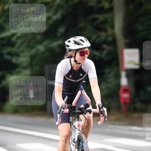 14.09.2025 - Stadtparktriathlon Michael Burmester http://msf.ph/oto/8910190 14.09.2025 10:30:38 Radfahren 527, 596, 642, 645, 697 meine-sportfotos.de