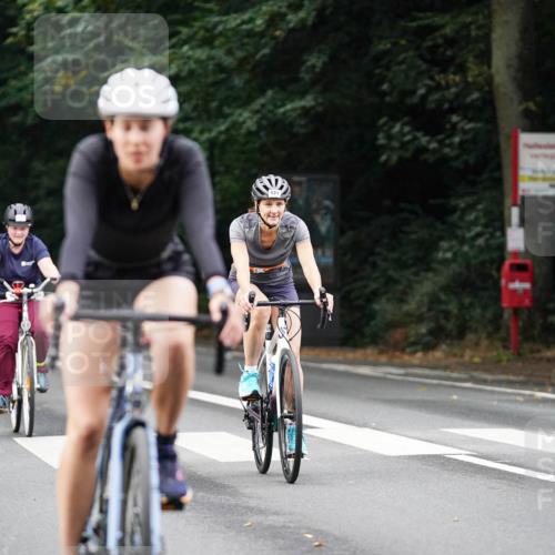 14.09.2025 - Stadtparktriathlon Michael Burmester http://msf.ph/oto/8910200 14.09.2025 10:30:59 Radfahren 521, 522, 533, 546, 624, 687, 712 meine-sportfotos.de