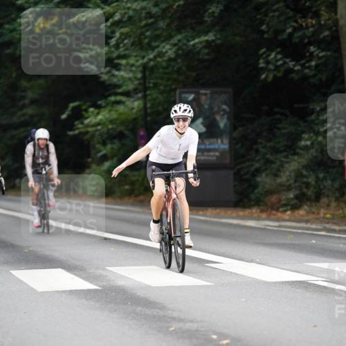 14.09.2025 - Stadtparktriathlon Michael Burmester http://msf.ph/oto/8910225 14.09.2025 10:31:43 Radfahren 526, 626, 647, 657 meine-sportfotos.de