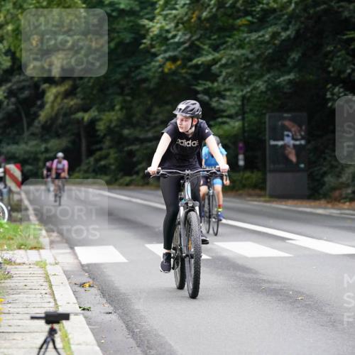14.09.2025 - Stadtparktriathlon Michael Burmester http://msf.ph/oto/8910235 14.09.2025 10:32:02 Radfahren 517, 528, 654, 763 meine-sportfotos.de