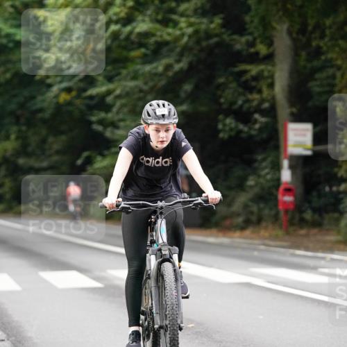 14.09.2025 - Stadtparktriathlon Michael Burmester http://msf.ph/oto/8910236 14.09.2025 10:32:03 Radfahren 517, 528, 654, 763 meine-sportfotos.de