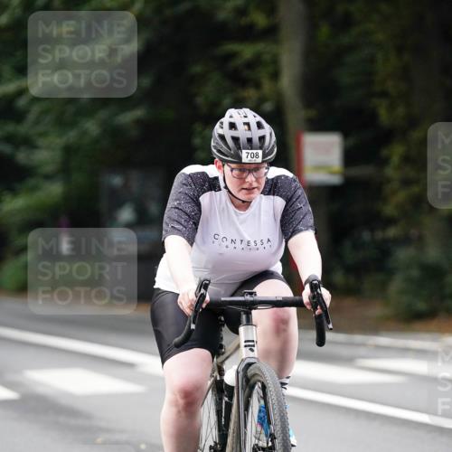 14.09.2025 - Stadtparktriathlon Michael Burmester http://msf.ph/oto/8910248 14.09.2025 10:32:24 Radfahren 708 meine-sportfotos.de
