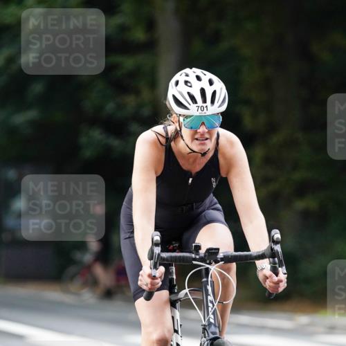 14.09.2025 - Stadtparktriathlon Michael Burmester http://msf.ph/oto/8910255 14.09.2025 10:32:50 Radfahren 646, 701 meine-sportfotos.de