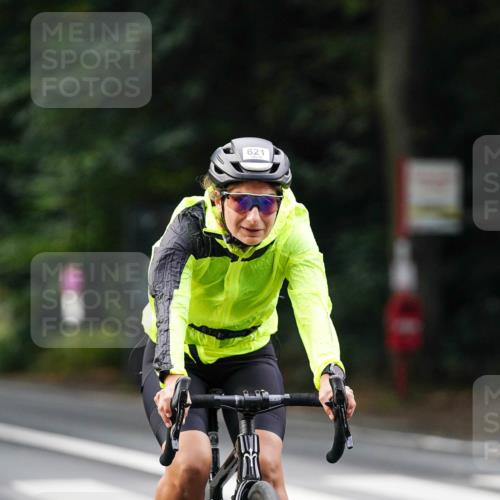 14.09.2025 - Stadtparktriathlon Michael Burmester http://msf.ph/oto/8910260 14.09.2025 10:33:06 Radfahren 621, 681, 683 meine-sportfotos.de