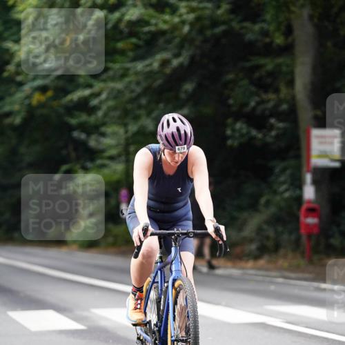 14.09.2025 - Stadtparktriathlon Michael Burmester http://msf.ph/oto/8910264 14.09.2025 10:33:19 Radfahren 678 meine-sportfotos.de