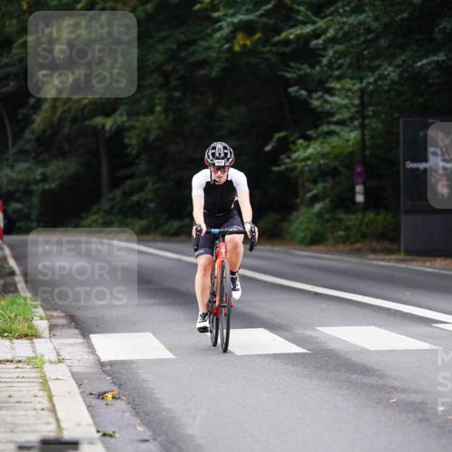 14.09.2025 - Stadtparktriathlon Michael Burmester http://msf.ph/oto/8910266 14.09.2025 10:33:26 Radfahren 662 meine-sportfotos.de