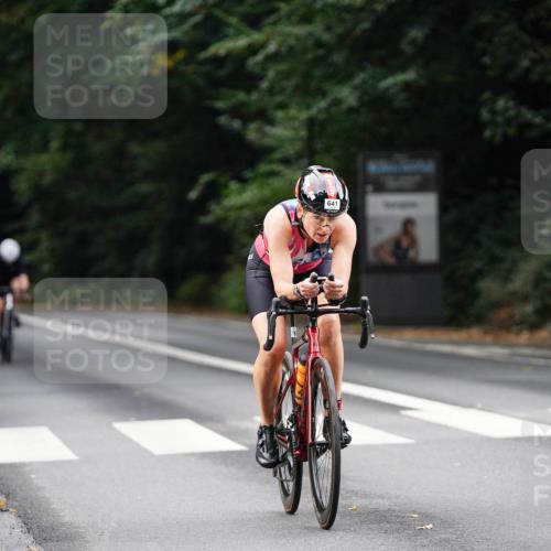 14.09.2025 - Stadtparktriathlon Michael Burmester http://msf.ph/oto/8910271 14.09.2025 10:33:42 Radfahren 641, 665, 674, 695, 735 meine-sportfotos.de