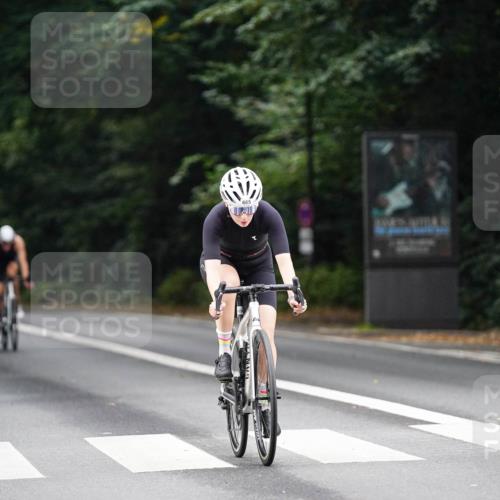 14.09.2025 - Stadtparktriathlon Michael Burmester http://msf.ph/oto/8910275 14.09.2025 10:33:45 Radfahren 641, 665, 674, 695, 735 meine-sportfotos.de