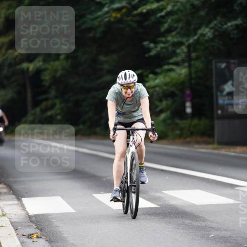 14.09.2025 - Stadtparktriathlon Michael Burmester http://msf.ph/oto/8910286 14.09.2025 10:33:58 Radfahren 557, 638, 663 meine-sportfotos.de