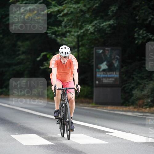 14.09.2025 - Stadtparktriathlon Michael Burmester http://msf.ph/oto/8910296 14.09.2025 10:34:27 Radfahren 519, 668, 692 meine-sportfotos.de