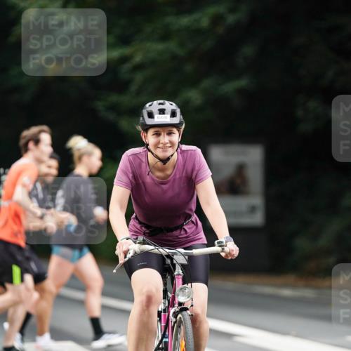 14.09.2025 - Stadtparktriathlon Michael Burmester http://msf.ph/oto/8910301 14.09.2025 10:34:35 Radfahren 519, 668 meine-sportfotos.de