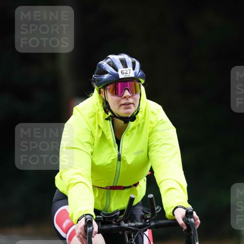 14.09.2025 - Stadtparktriathlon Michael Burmester http://msf.ph/oto/8910324 14.09.2025 10:35:28 Radfahren 627, 651, 693, 710 meine-sportfotos.de