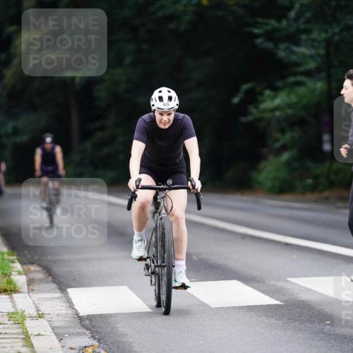 14.09.2025 - Stadtparktriathlon Michael Burmester http://msf.ph/oto/8910329 14.09.2025 10:35:42 Radfahren 629, 718, 767, 769 meine-sportfotos.de
