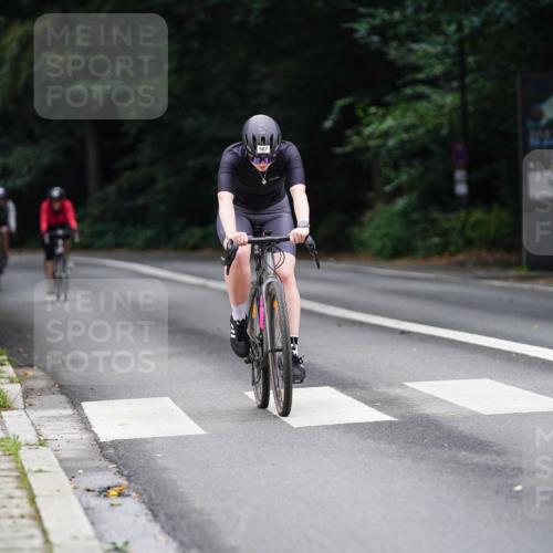 14.09.2025 - Stadtparktriathlon Michael Burmester http://msf.ph/oto/8910334 14.09.2025 10:35:54 Radfahren 567, 631 meine-sportfotos.de