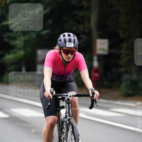 14.09.2025 - Stadtparktriathlon Michael Burmester http://msf.ph/oto/8910353 14.09.2025 10:36:24 Radfahren 633, 677, 817 meine-sportfotos.de