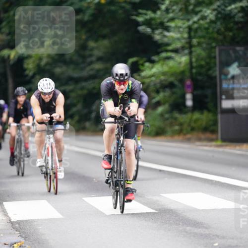 14.09.2025 - Stadtparktriathlon Michael Burmester http://msf.ph/oto/8910363 14.09.2025 10:36:50 Radfahren 558, 694, 764, 783, 788, 798, 811 meine-sportfotos.de