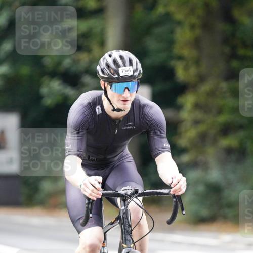14.09.2025 - Stadtparktriathlon Michael Burmester http://msf.ph/oto/8910373 14.09.2025 10:36:54 Radfahren 588, 622, 694, 752, 764, 783, 788, 798, 811 meine-sportfotos.de