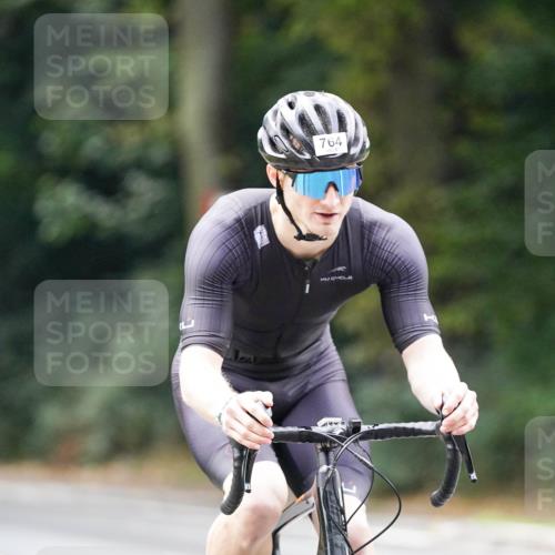 14.09.2025 - Stadtparktriathlon Michael Burmester http://msf.ph/oto/8910374 14.09.2025 10:36:54 Radfahren 588, 622, 694, 752, 764, 783, 788, 798, 811 meine-sportfotos.de
