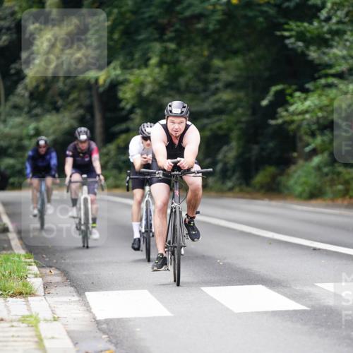 14.09.2025 - Stadtparktriathlon Michael Burmester http://msf.ph/oto/8910386 14.09.2025 10:37:12 Radfahren 518, 667, 737, 761, 785, 813 meine-sportfotos.de