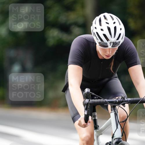 14.09.2025 - Stadtparktriathlon Michael Burmester http://msf.ph/oto/8910399 14.09.2025 10:37:29 Radfahren 535, 632, 685, 688, 702, 727, 743, 753 meine-sportfotos.de