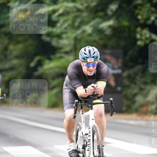 14.09.2025 - Stadtparktriathlon Michael Burmester http://msf.ph/oto/8910419 14.09.2025 10:38:02 Radfahren 642, 723, 730, 782, 804 meine-sportfotos.de