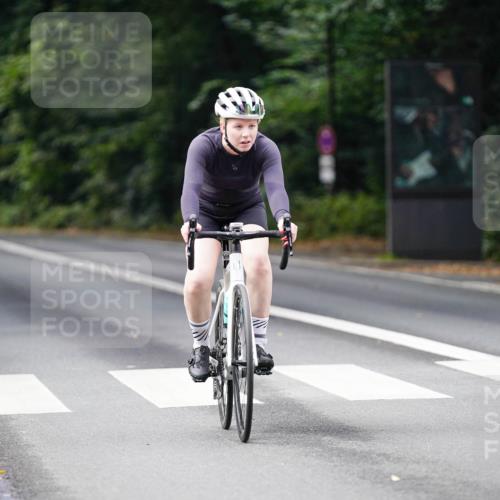 14.09.2025 - Stadtparktriathlon Michael Burmester http://msf.ph/oto/8910438 14.09.2025 10:38:28 Radfahren 700, 704, 800 meine-sportfotos.de