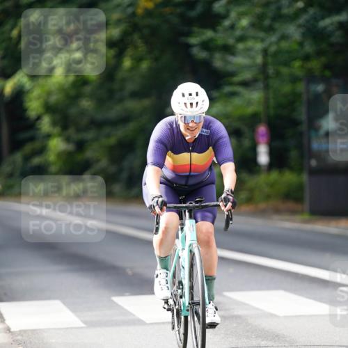 14.09.2025 - Stadtparktriathlon Michael Burmester http://msf.ph/oto/8910465 14.09.2025 10:39:06 Radfahren 636, 697, 732, 786 meine-sportfotos.de