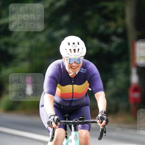 14.09.2025 - Stadtparktriathlon Michael Burmester http://msf.ph/oto/8910466 14.09.2025 10:39:07 Radfahren 636, 697, 732, 786 meine-sportfotos.de